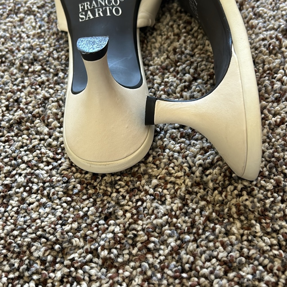 Sandals - Picture 3 of 3